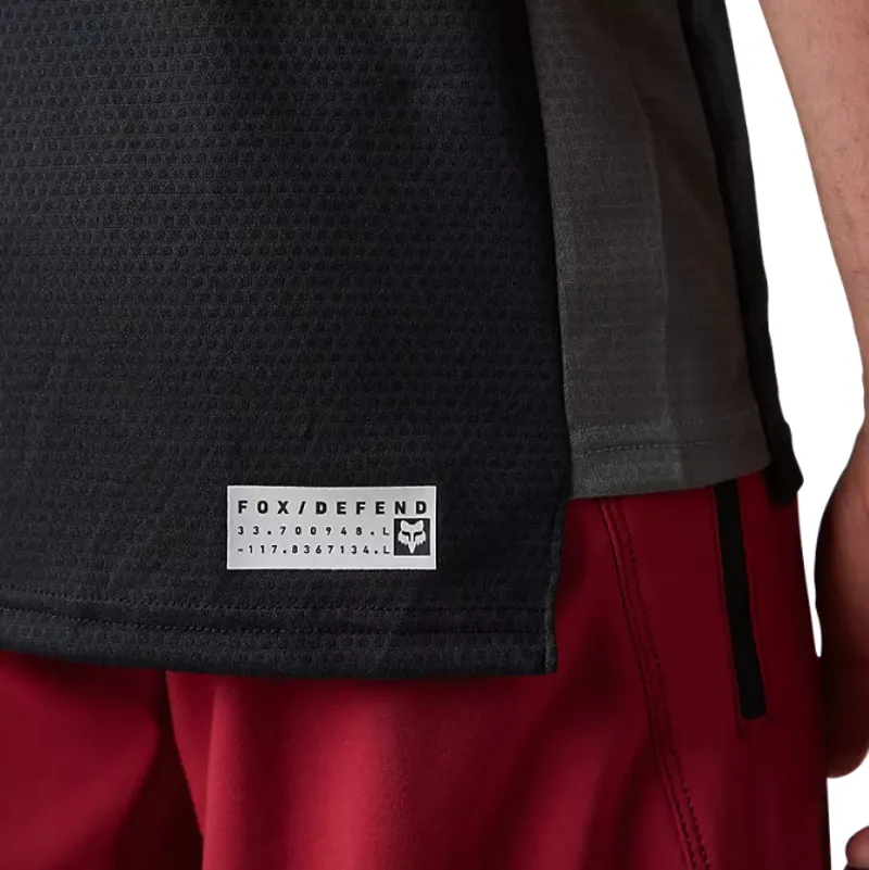 Fox Racing Defend Short Sleeve Jersey in Black-2